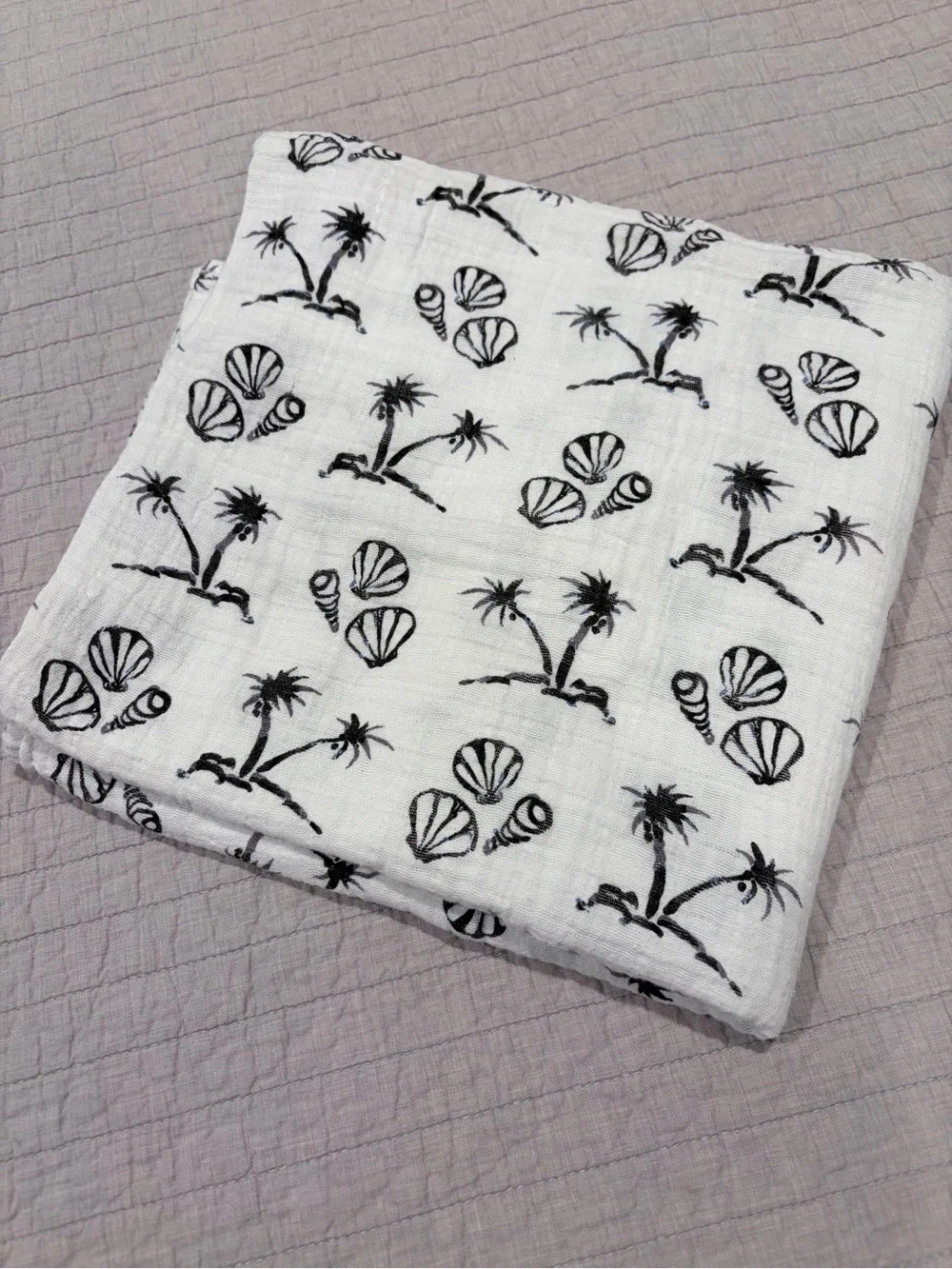 Aden + Anais Classic Muslin Swaddle Blanket – Beach Palm Tree & Seashell Print